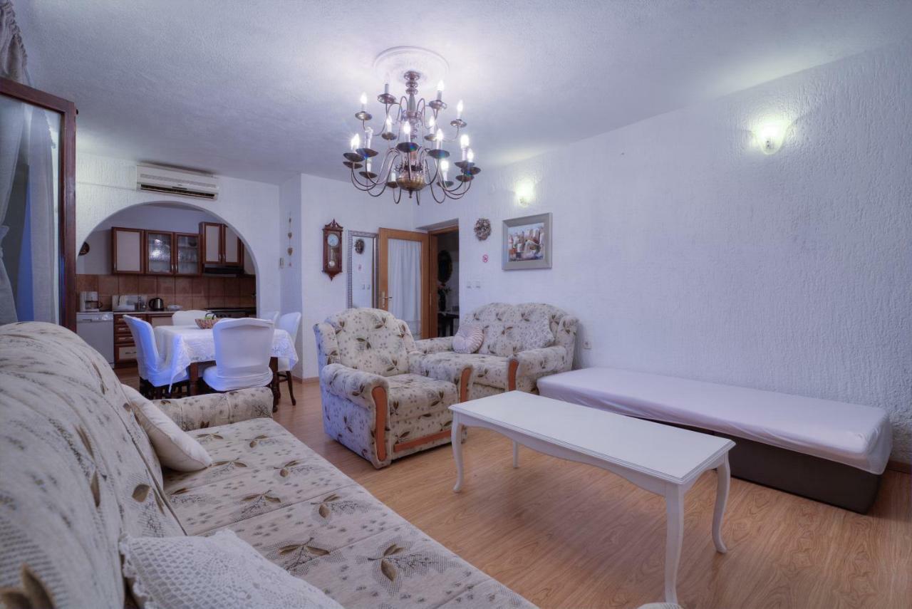 Apartment Lea Senj  Esterno foto